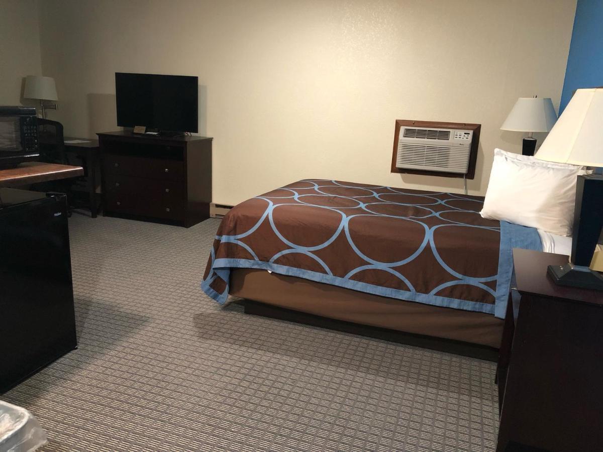 Amerivu Inn & Suites Eau Claire Luaran gambar