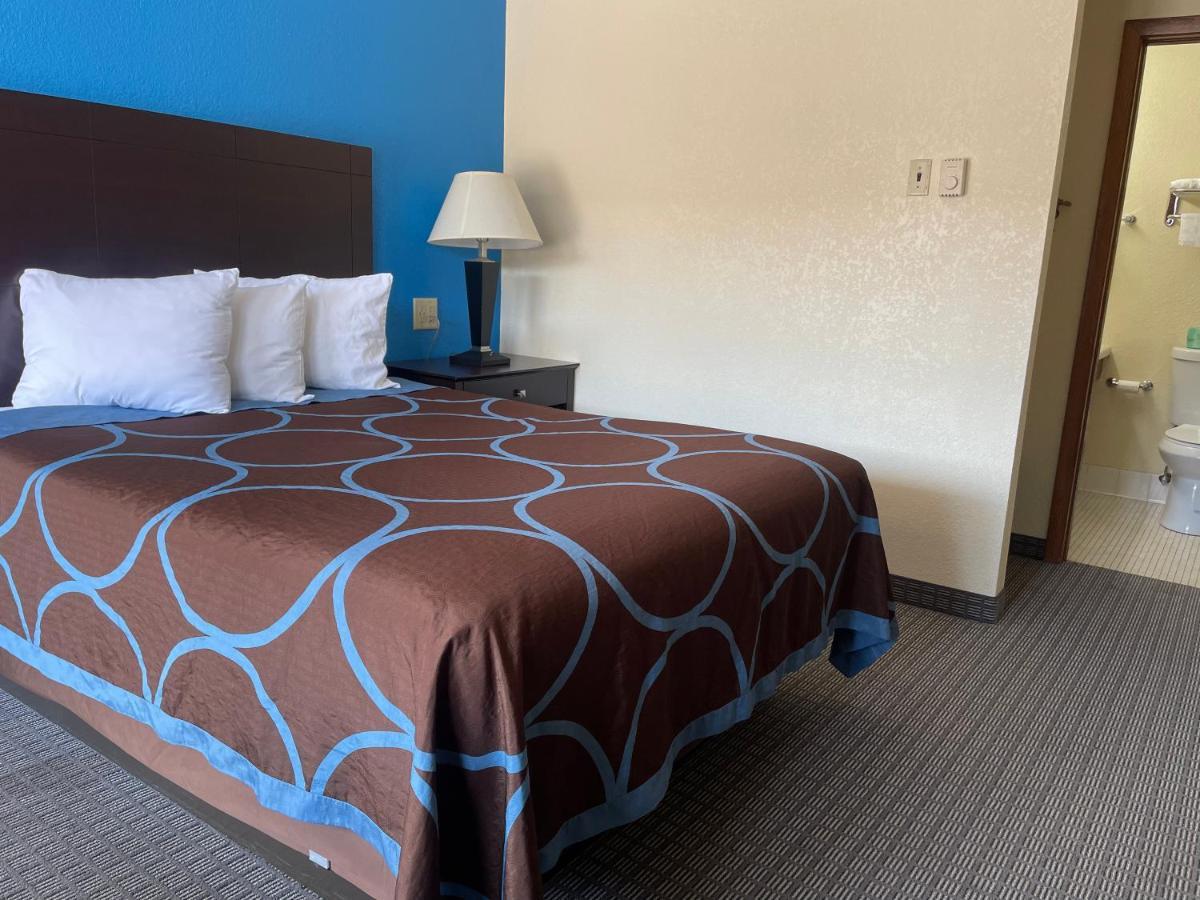 Amerivu Inn & Suites Eau Claire Luaran gambar